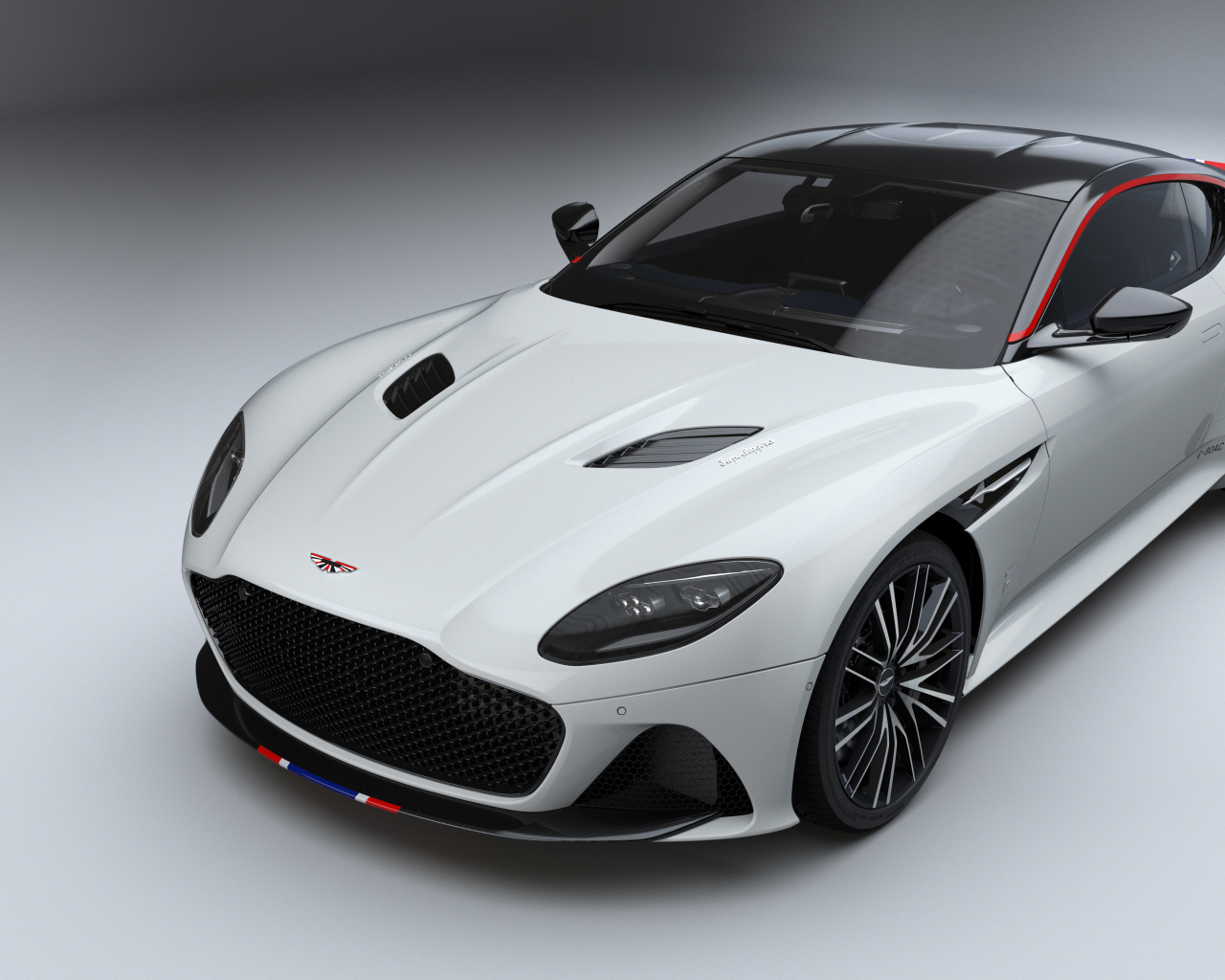 Белый автомобиль Aston Martin DBS Superleggera Concorde Edition 2019