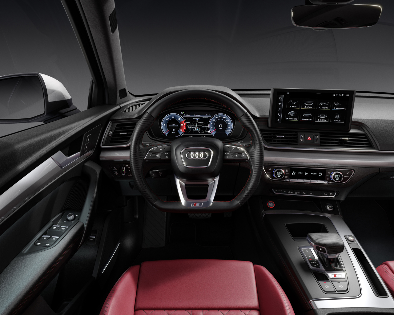 Кожаный салон автомобиля Audi SQ5 3.0 TDI 2020 года