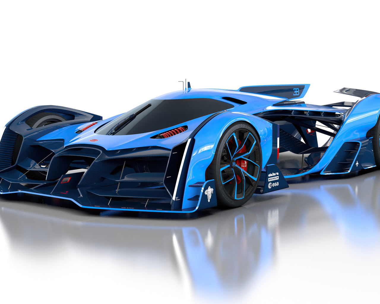 Синий спортивный автомобиль Bugatti Vision Le Mans, 2021 года на белом фоне