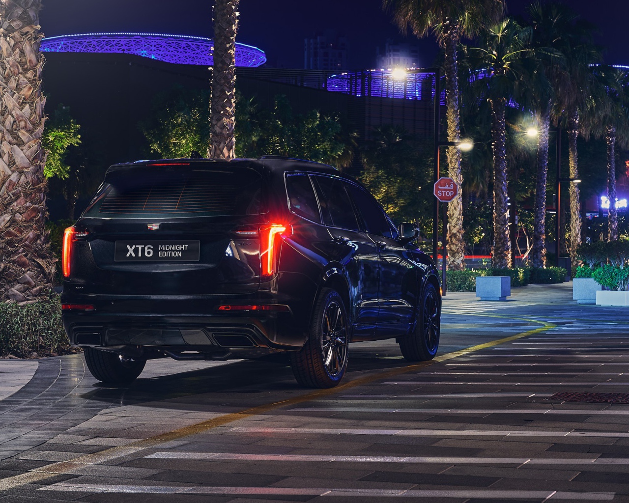 Черный Cadillac XT6 Midnight Edition 2020 года в городе 