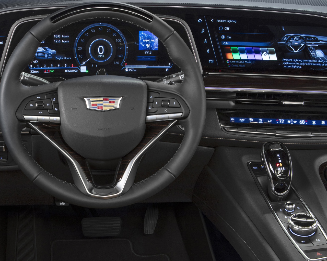 Руль автомобиля Cadillac Escalade Platinum Luxury, 2020 года