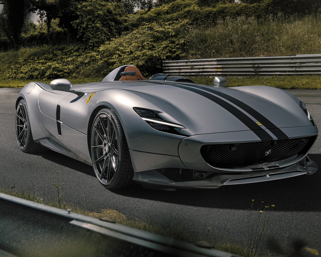 Стильный быстрый автомобиль Novitec Ferrari Monza SP1 2020 года