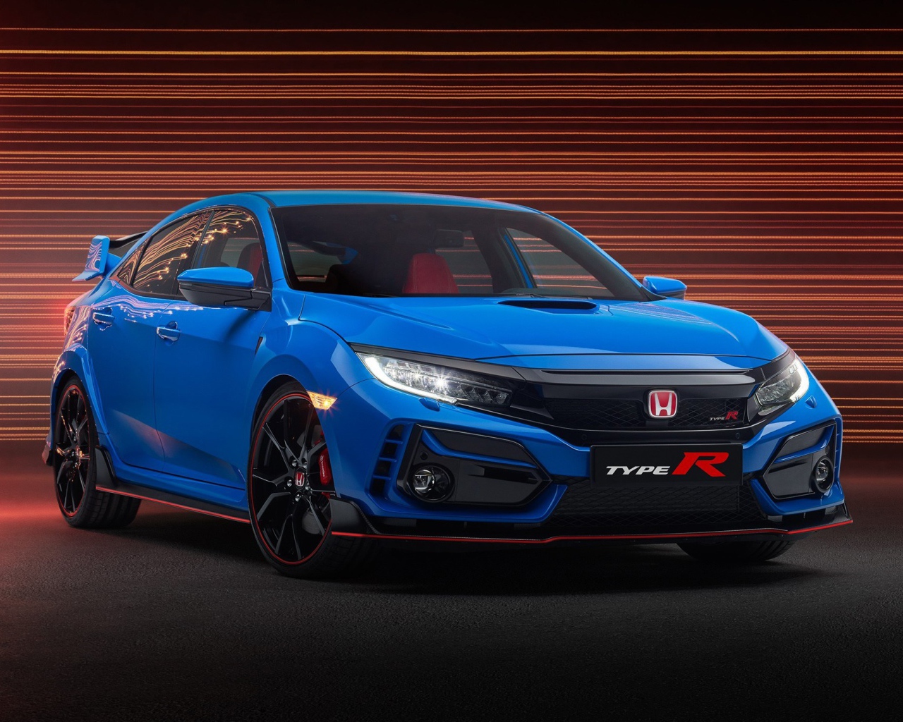 Голубой автомобиль Honda Civic Type R 2020 года 