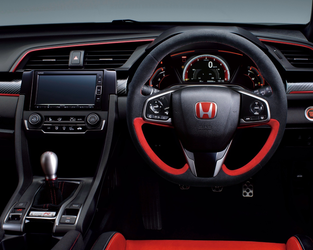 Салон автомобиля Honda Civic Type R 2020 года 