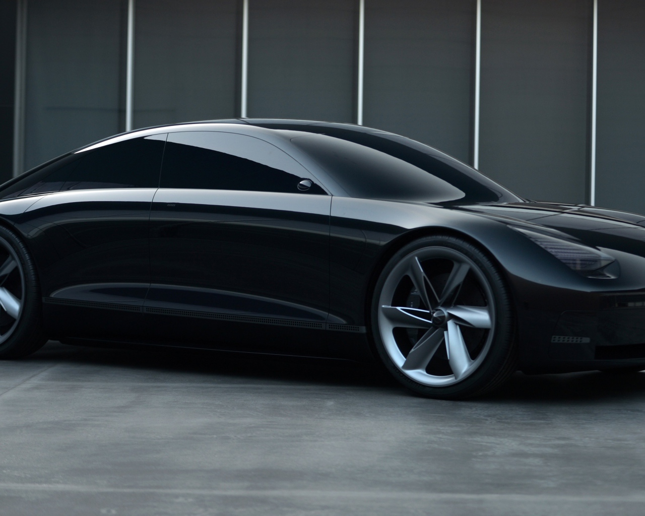 Черный автомобиль Hyundai Prophecy 2020 года вид сбоку 