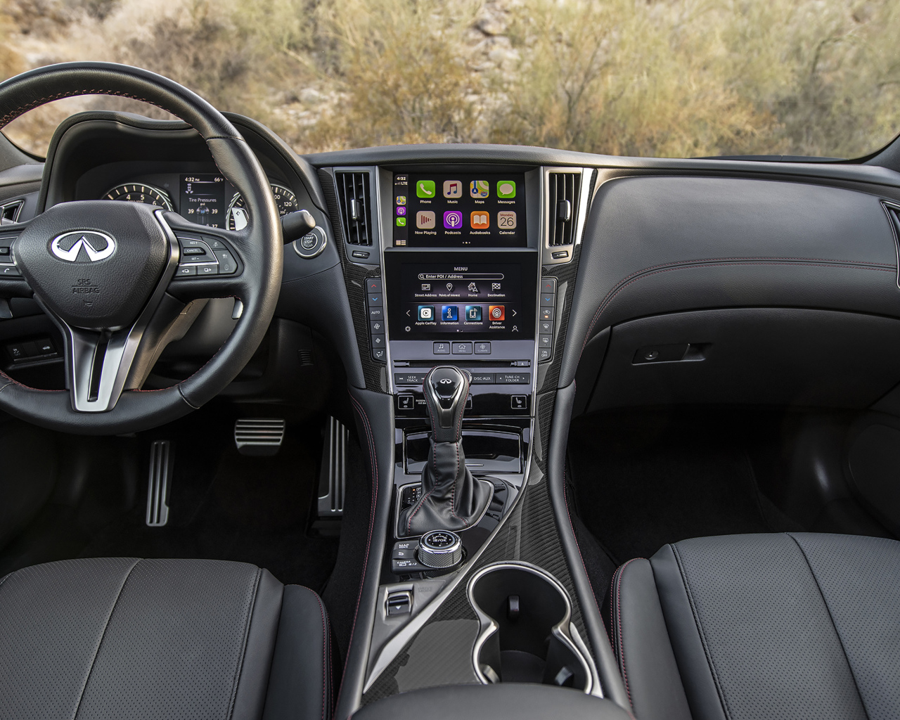 Черный кожаный салон автомобиля Infiniti Q60 Red Sport 400 AWD, 2021 года