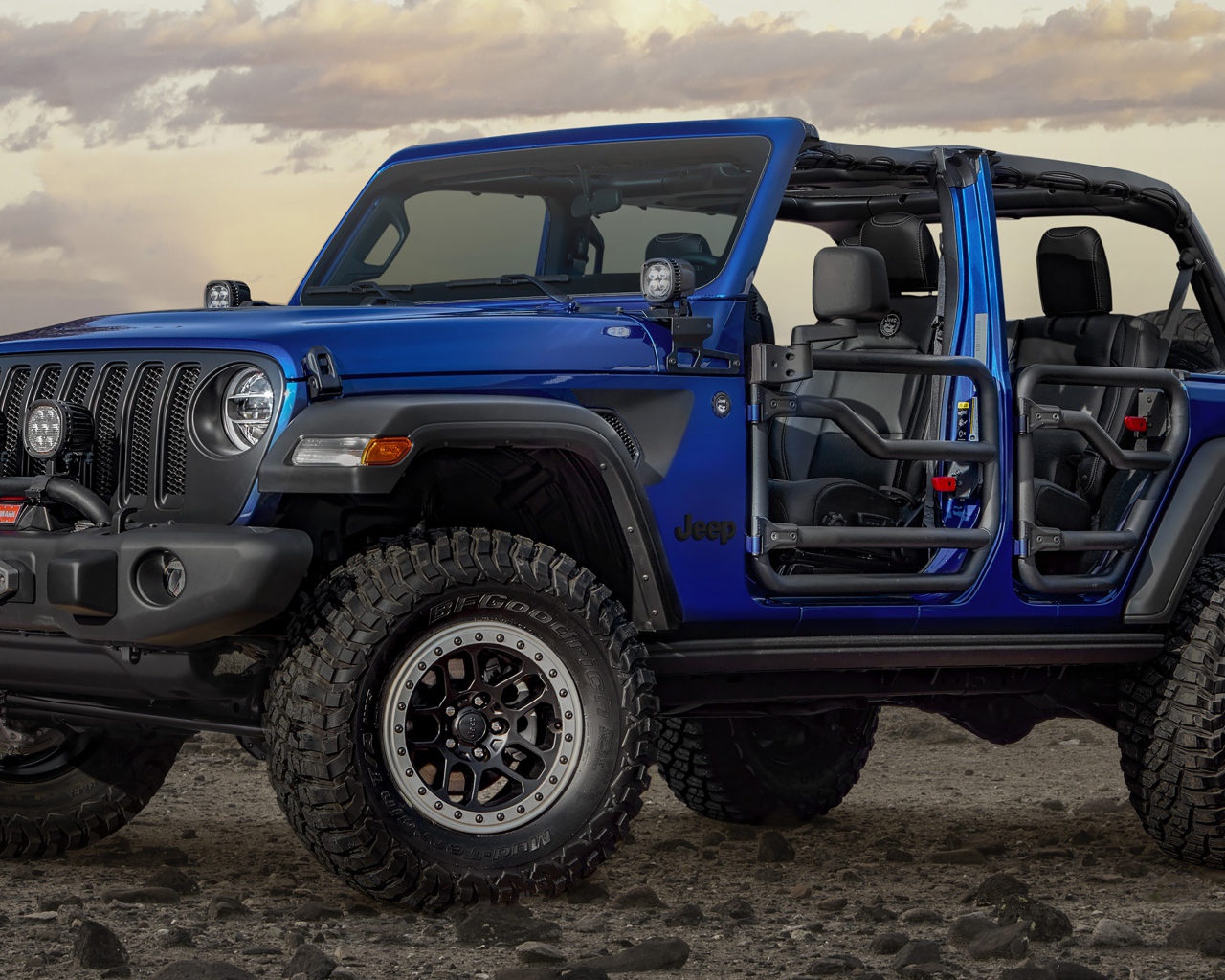 Синий  Jeep Wrangler Unlimited, 2020 года 