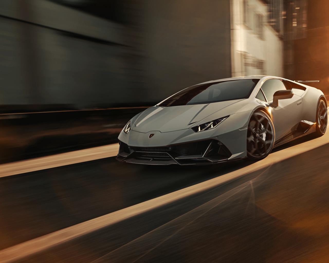 Дорогой автомобиль Lamborghini Huracan EVO 2020 года 