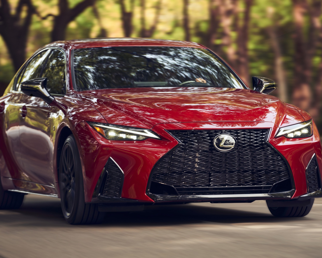 Красный автомобиль  Lexus IS 350 AWD F SPORT, 2021 года