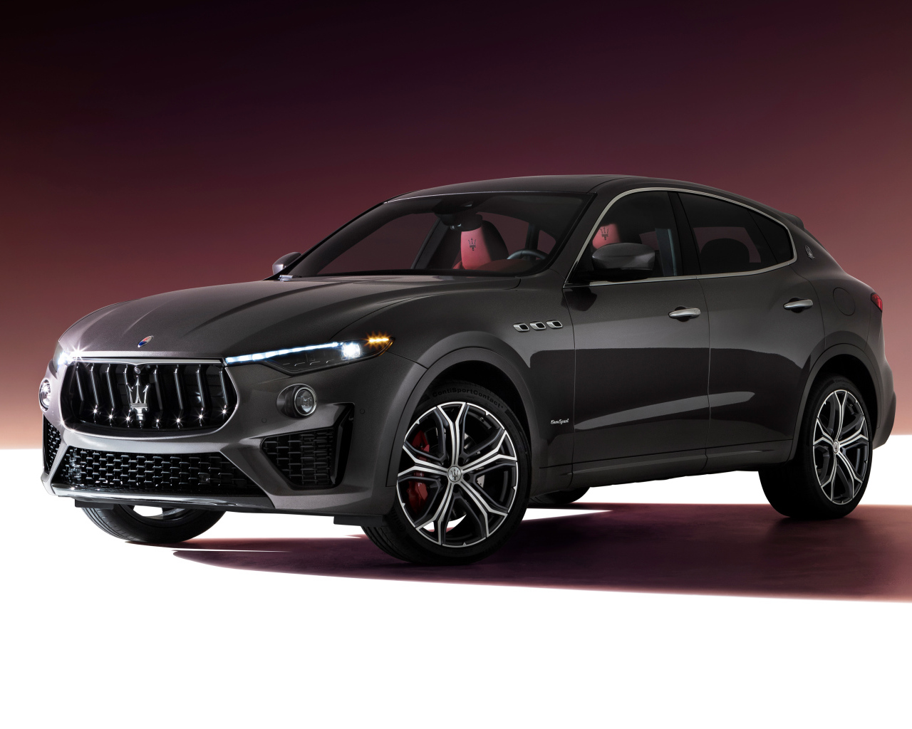 Автомобиль Maserati Levante S Q4 GranSport 2021 года
