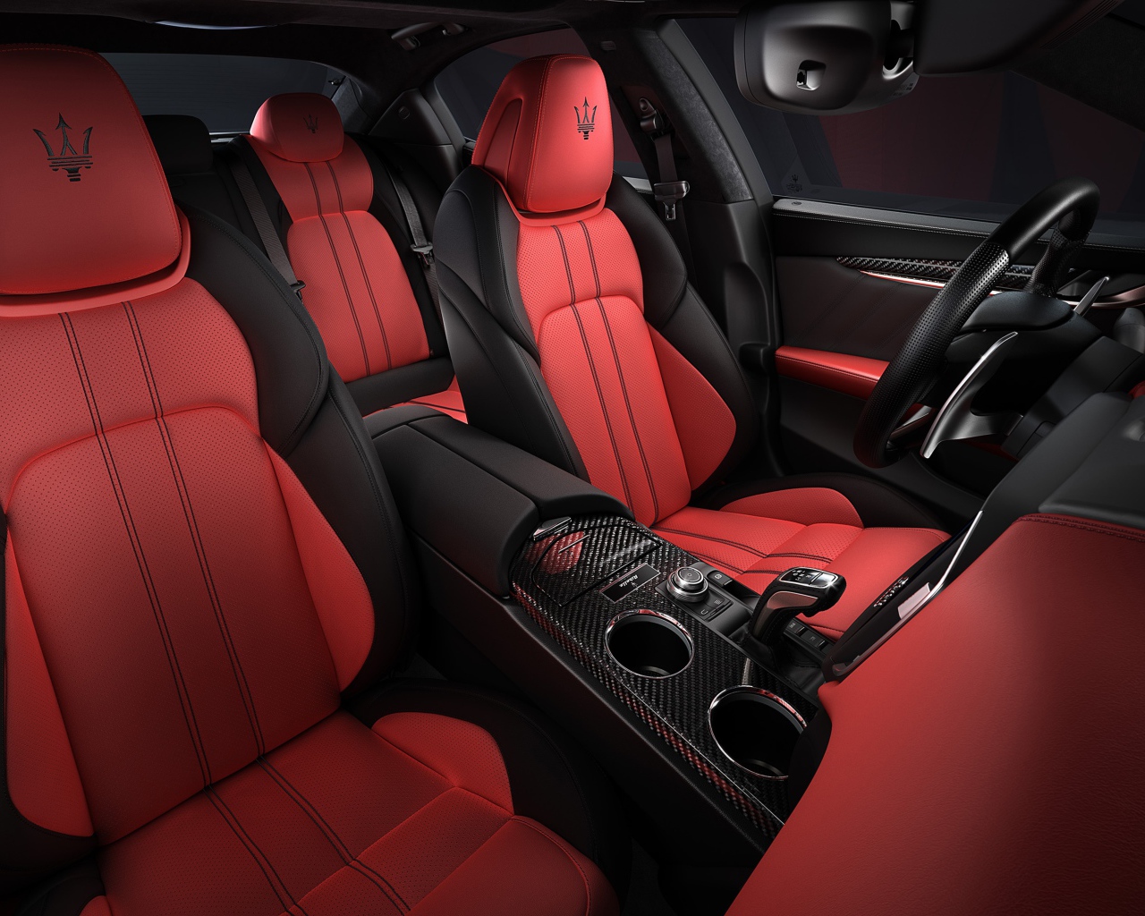 Красный кожаный салон Maserati Ghibli S Q4, 2020 года