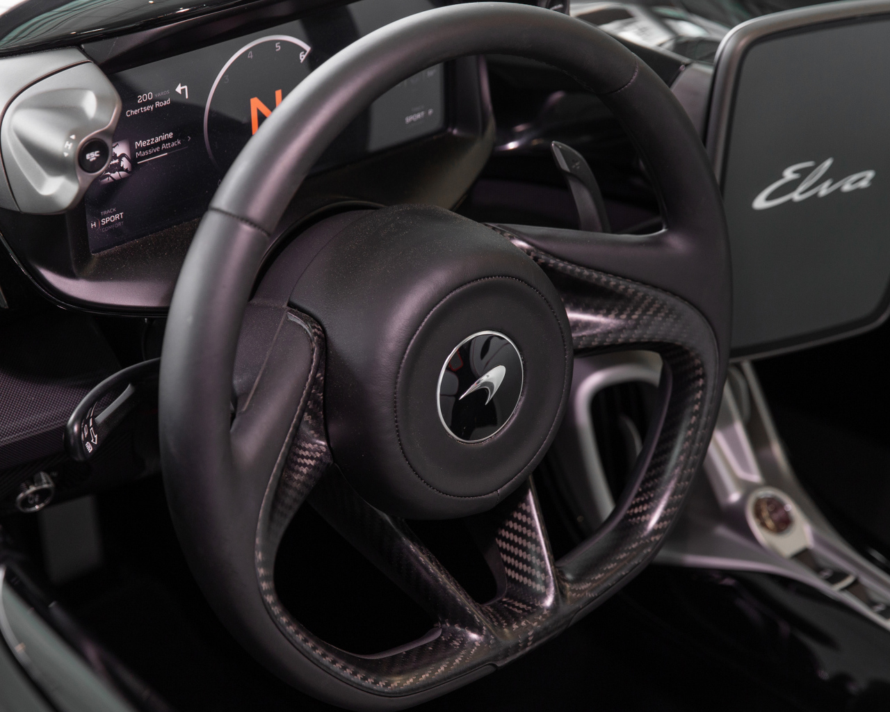 Руль автомобиля McLaren MSO Elva M1A Theme 2020 года