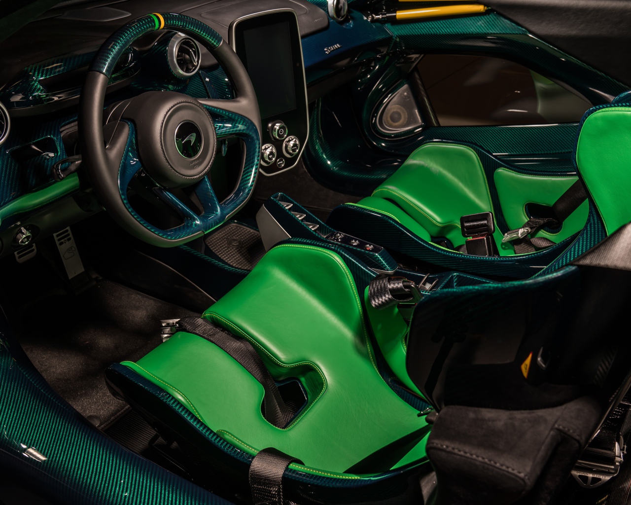 Кожаный салон автомобиля McLaren Senna XP, 2019 года