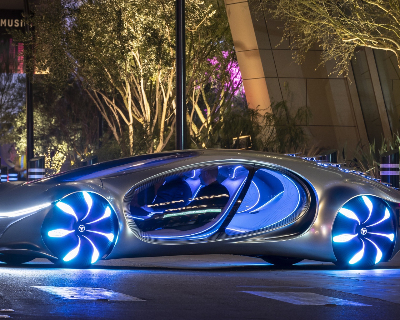 Неоновый автомобиль  Mercedes-Benz VISION AVTR, 2020 года в городе