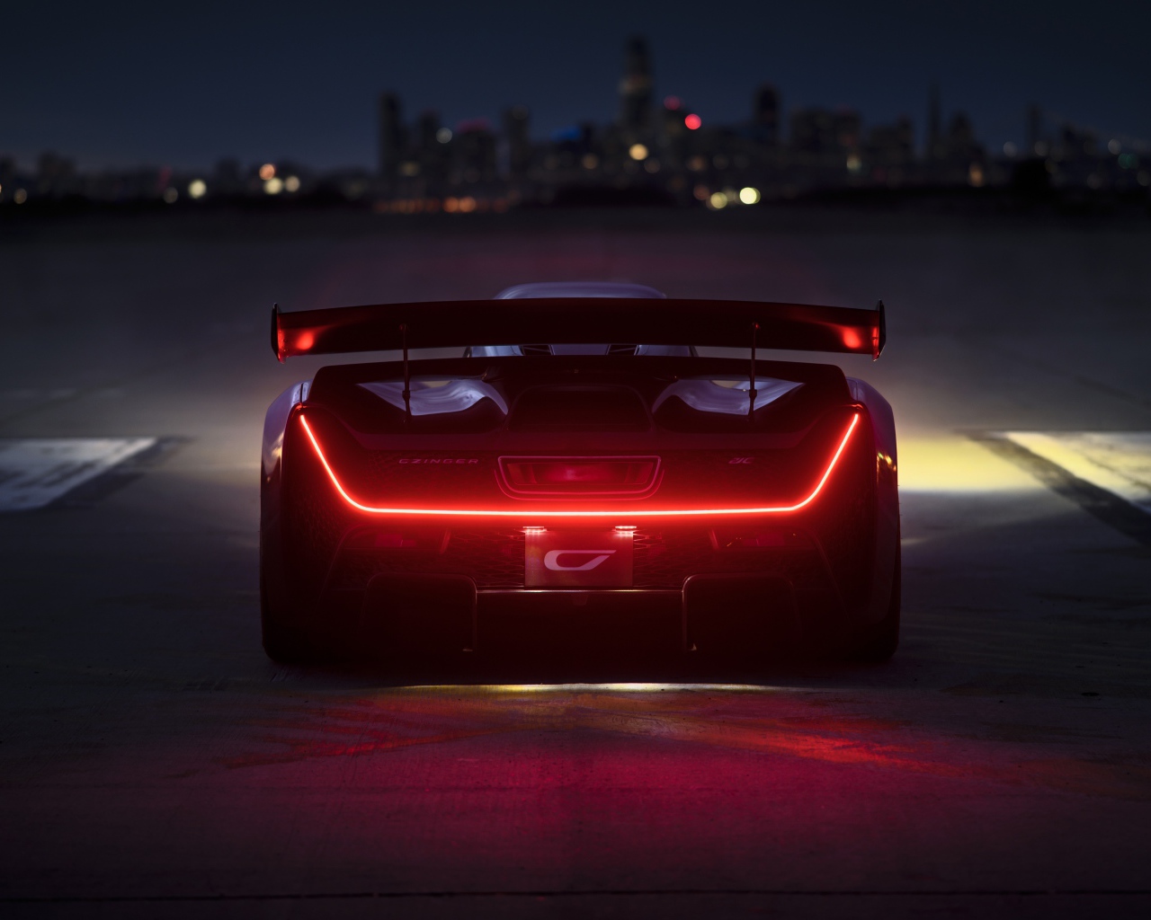 Автомобиль Czinger 21C Lightweight Track 2020 года вид сзади 