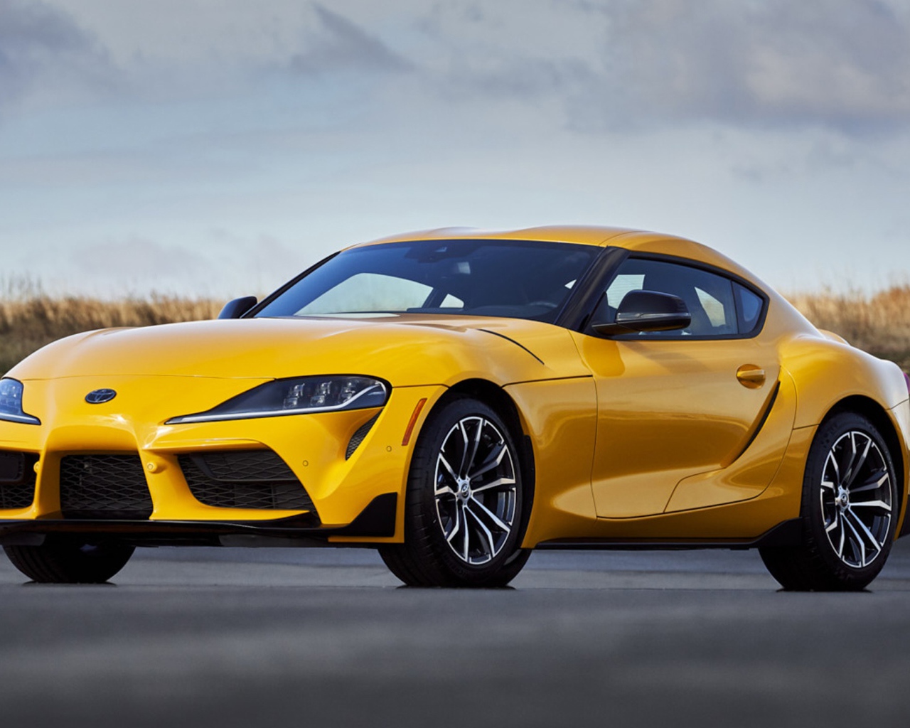 Спортивный автомобиль Toyota GR Supra, 2020 года 