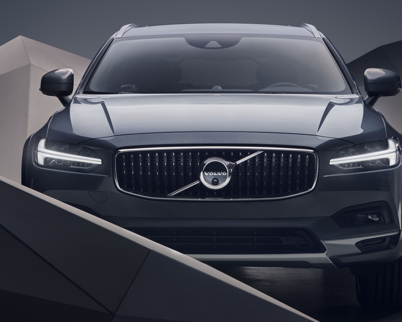 Богатый Volvo V90 B6 Cross Country 2020 года 