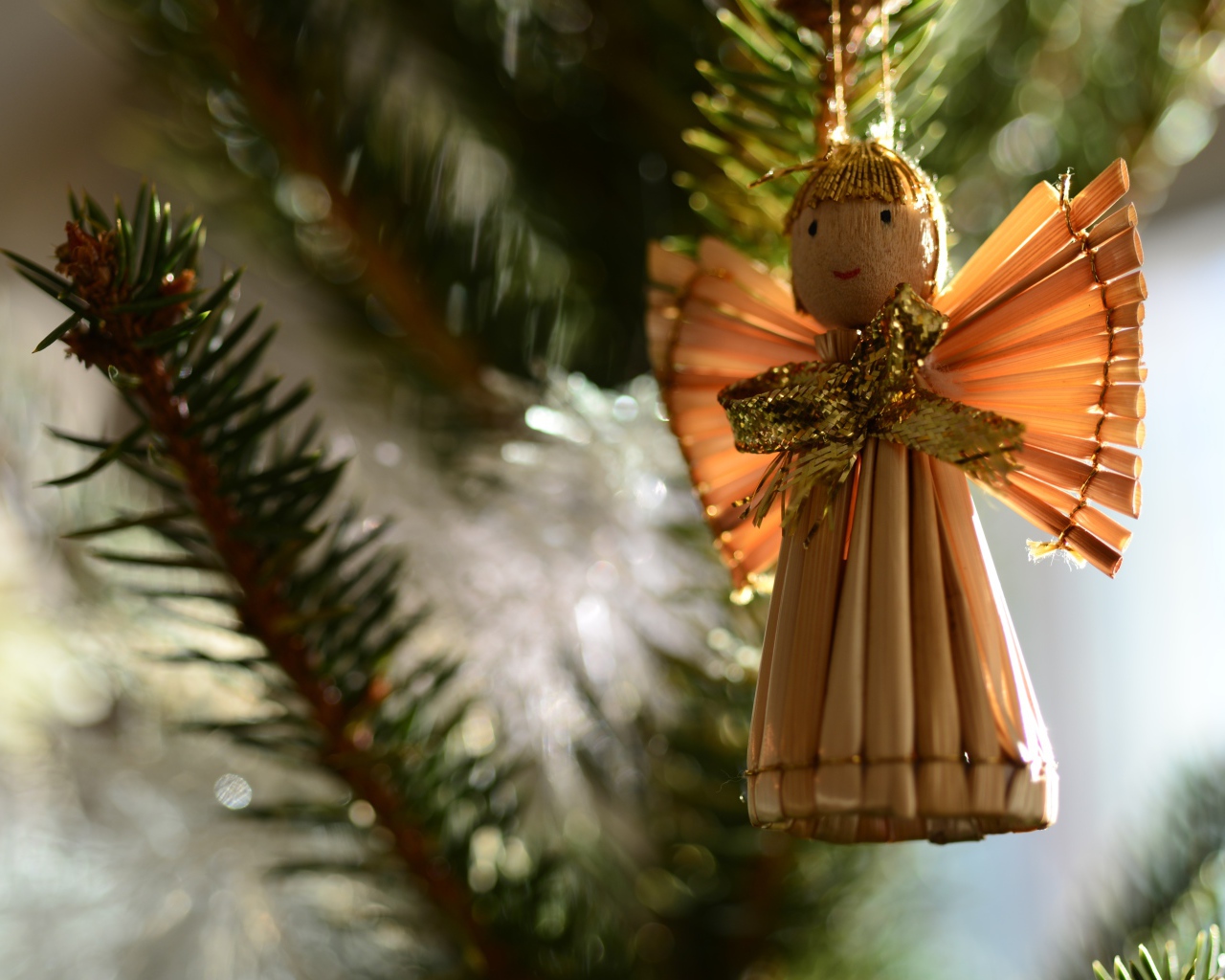 Елочная игрушка ангел на Рождество