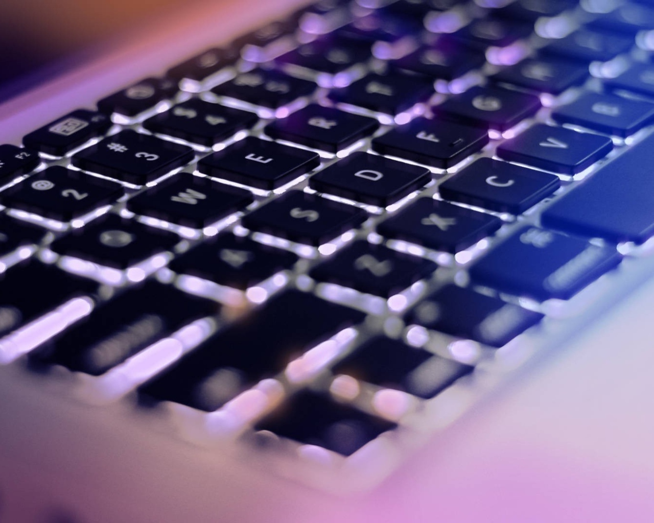 Клавиатура ноутбука с подсветкой 