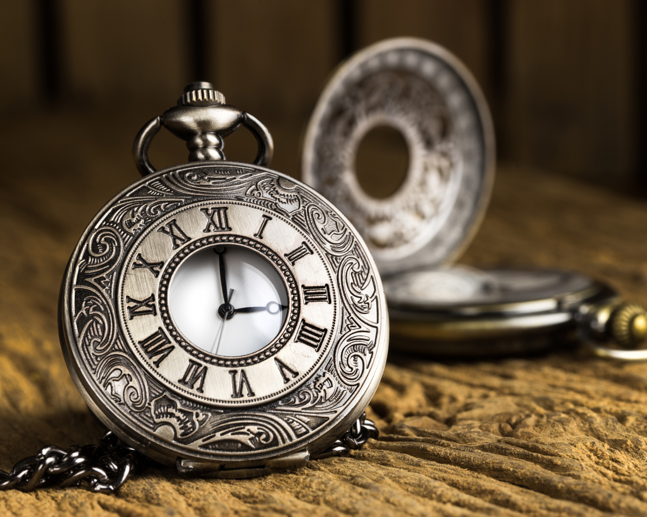 Дорогие старинные карманные часы