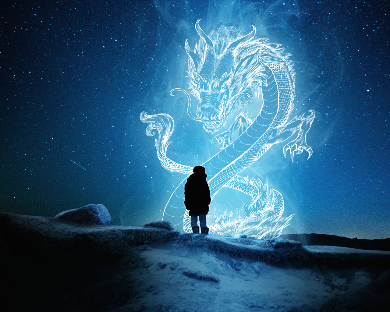 Человек смотрит на большого китайского дракона в звездном небе 