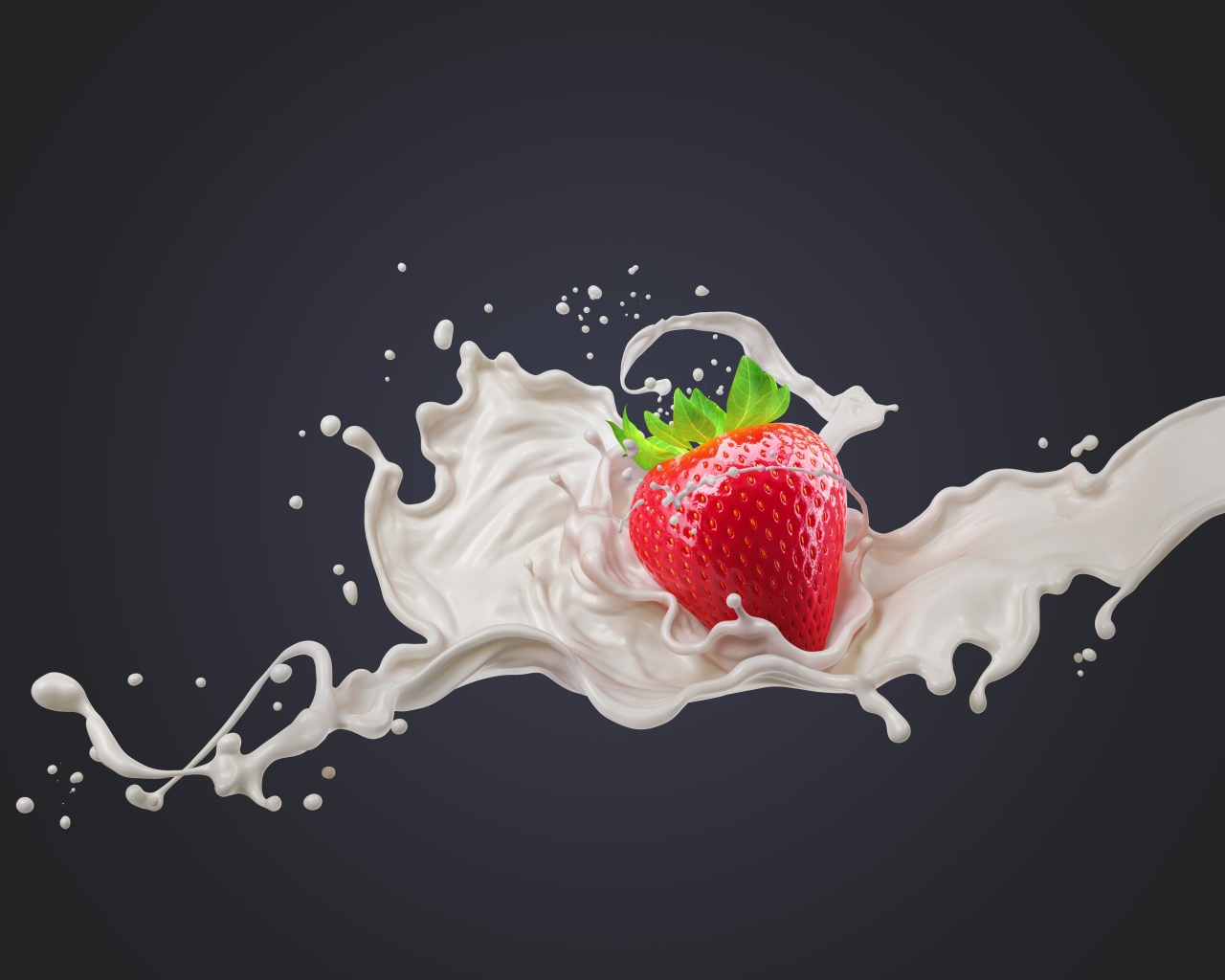 Красная клубника в молоке на сером фоне