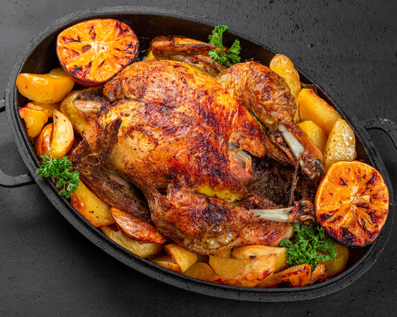 Курица запеченная с картофелем и апельсином