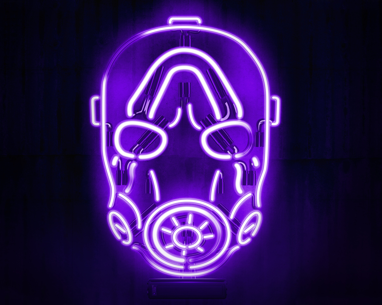Маска из видеоигры Borderlands на сиреневом фоне