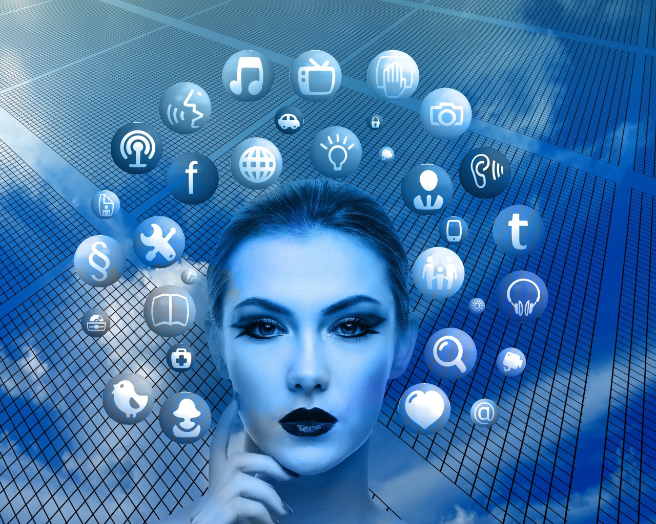 Девушка андроид с значками приложений 