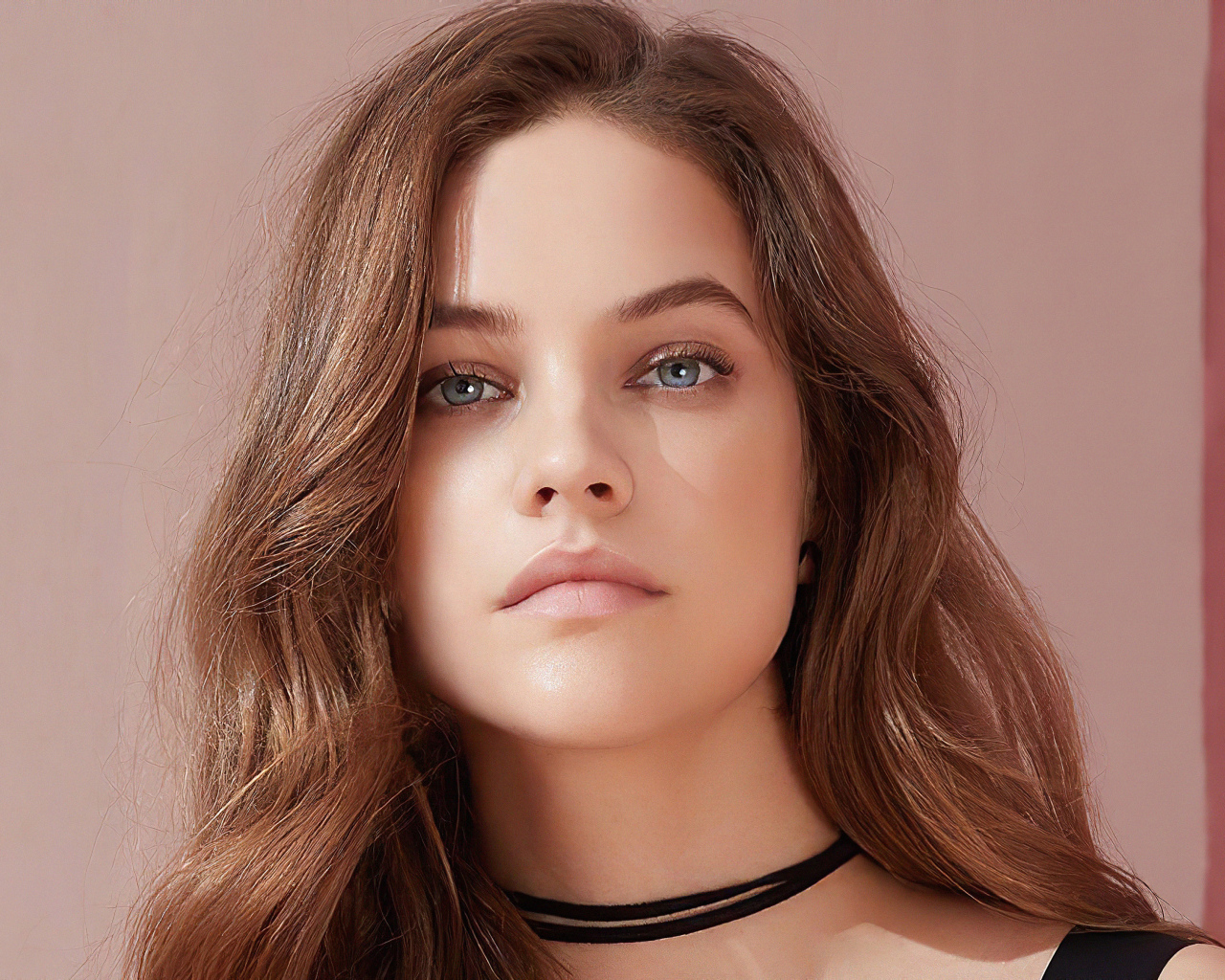 Нежная девушка с серыми глазами, модель Барбара Палвин