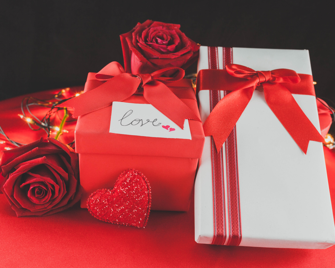 Подарки и розы для любимой на День Святого Валентина
