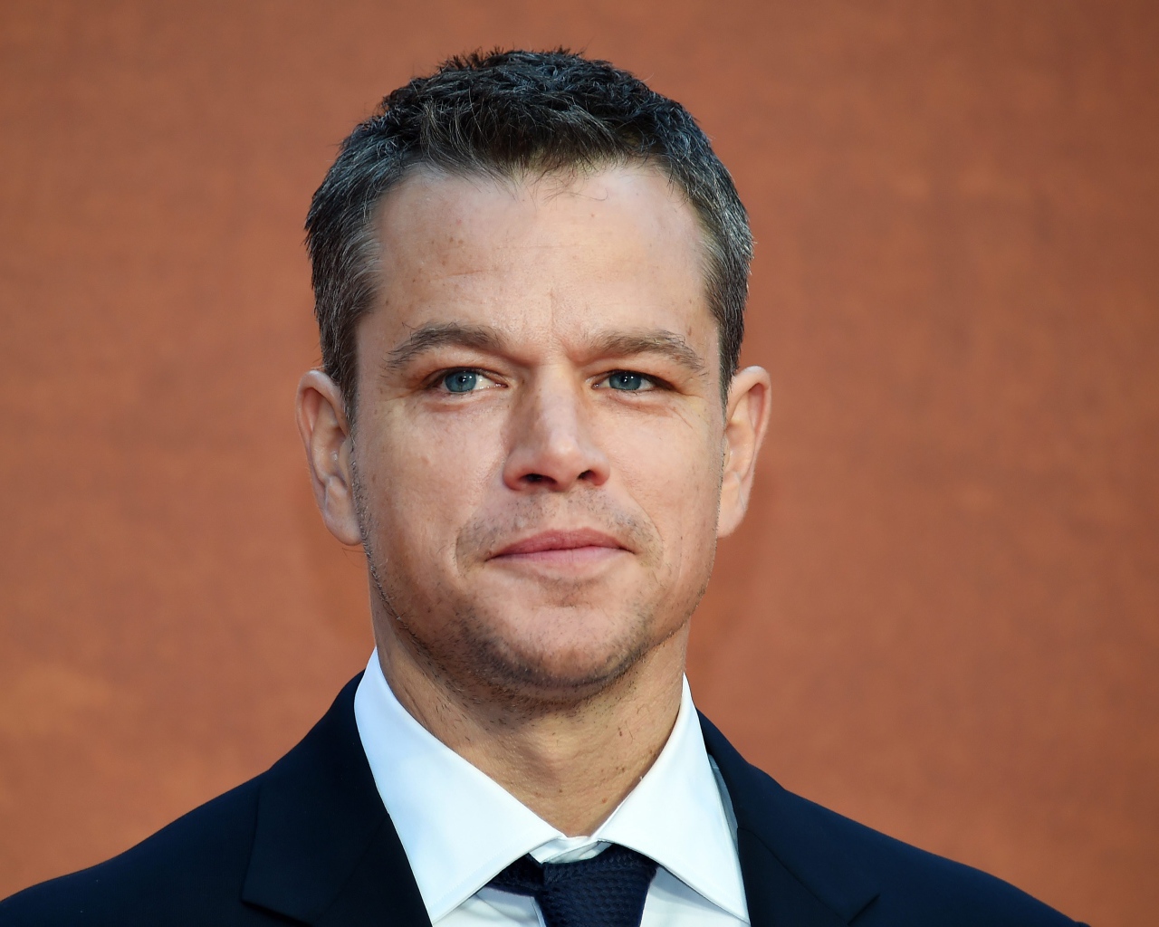 Красивый стильный мужчина, актер Мэтт Деймон