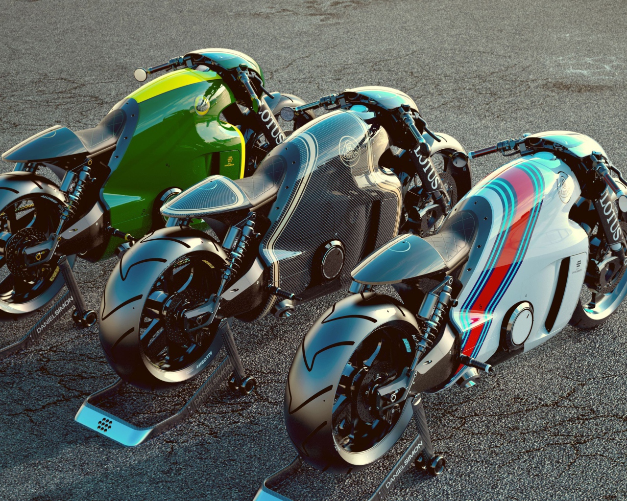 Три мотоцикла Lotus C01 на асфальте 