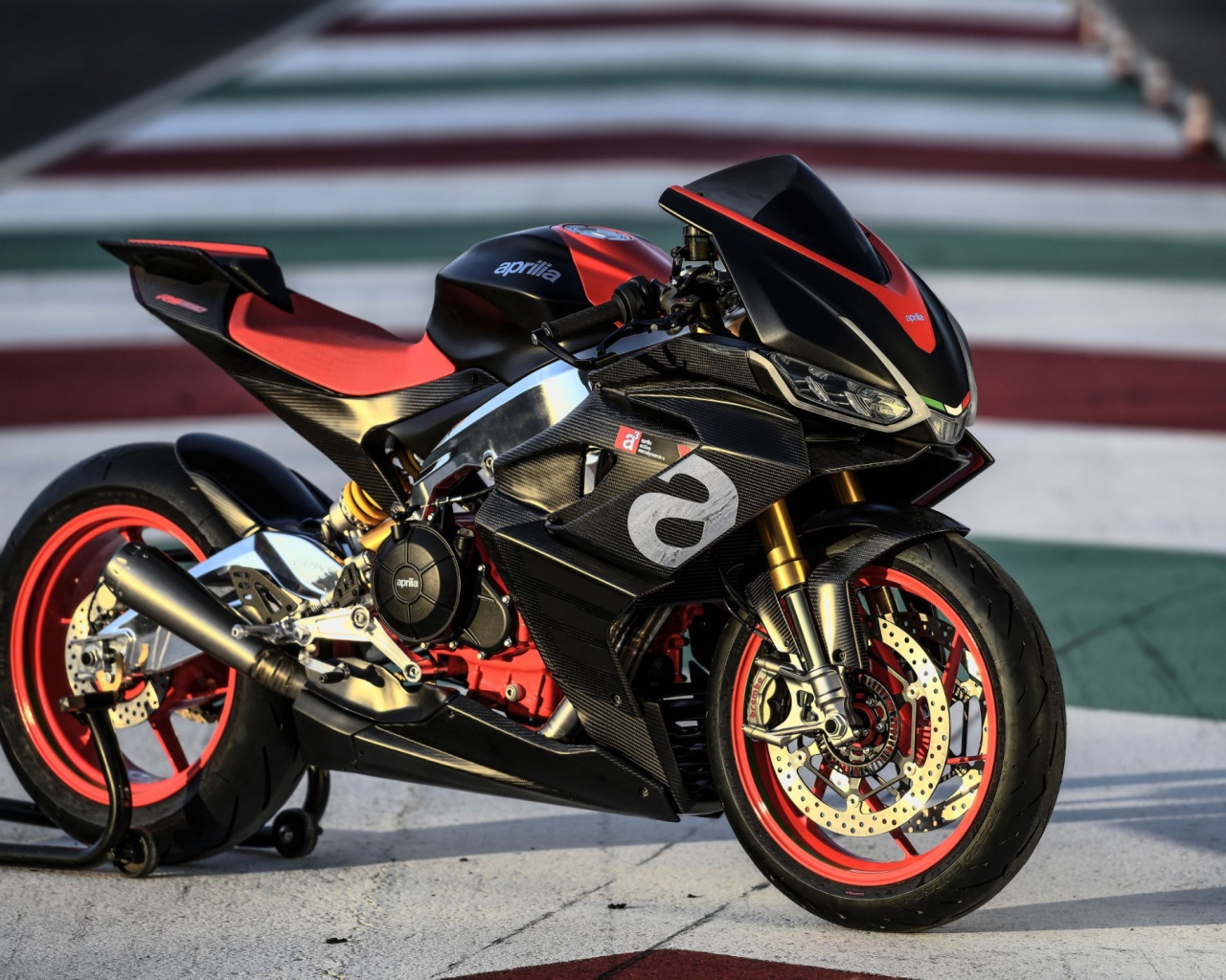 Спортивный мотоцикл Aprilia RS 660 2020 года