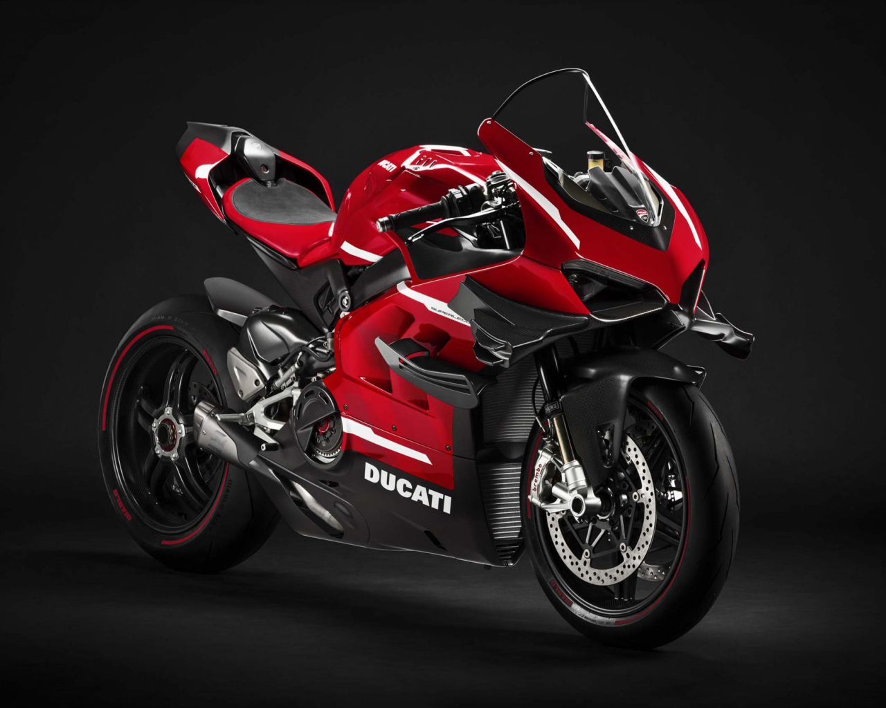 Мотоцикл  Ducati Superleggera V4, 2020 года на сером фоне