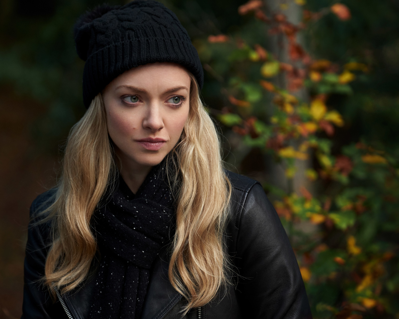 Актриса Аманда Сейфрид в фильме Тебе стоило уйти, 2020