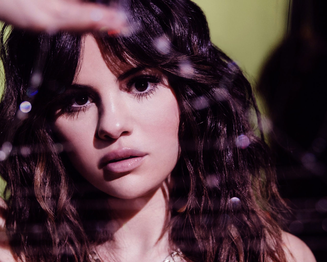 Актриса, певица Селена Гомес лицо крупным планом