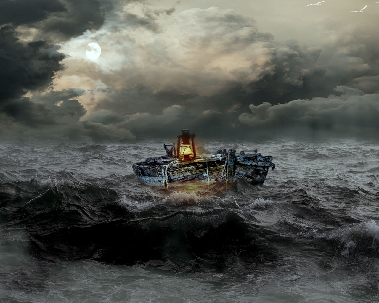 Старая лодка с лампой попала в шторм в море 