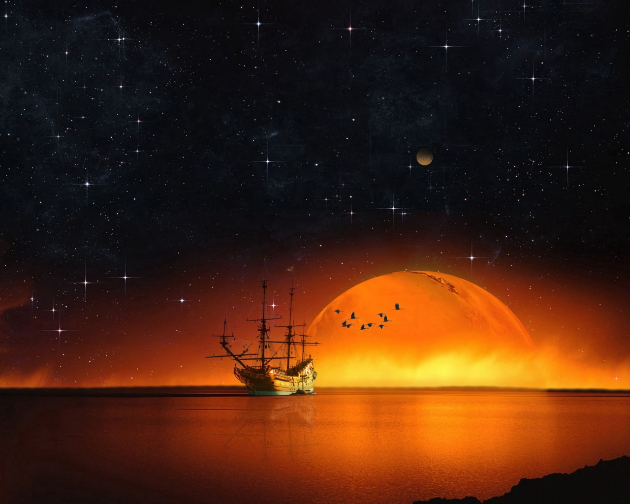 Старый корабль в море с большой оранжевой луной ночью 