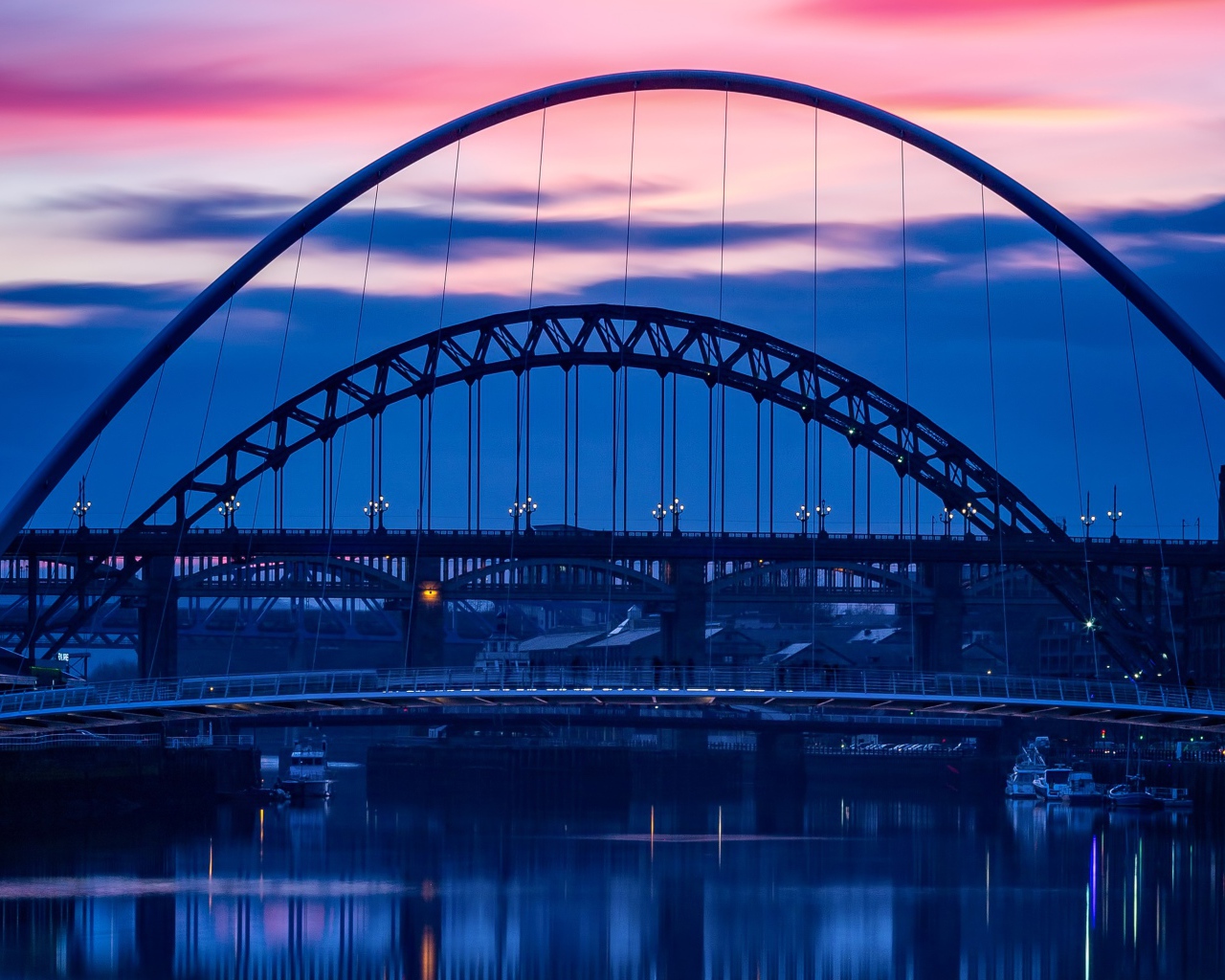 Арочный мост Миллениум, Великобритания