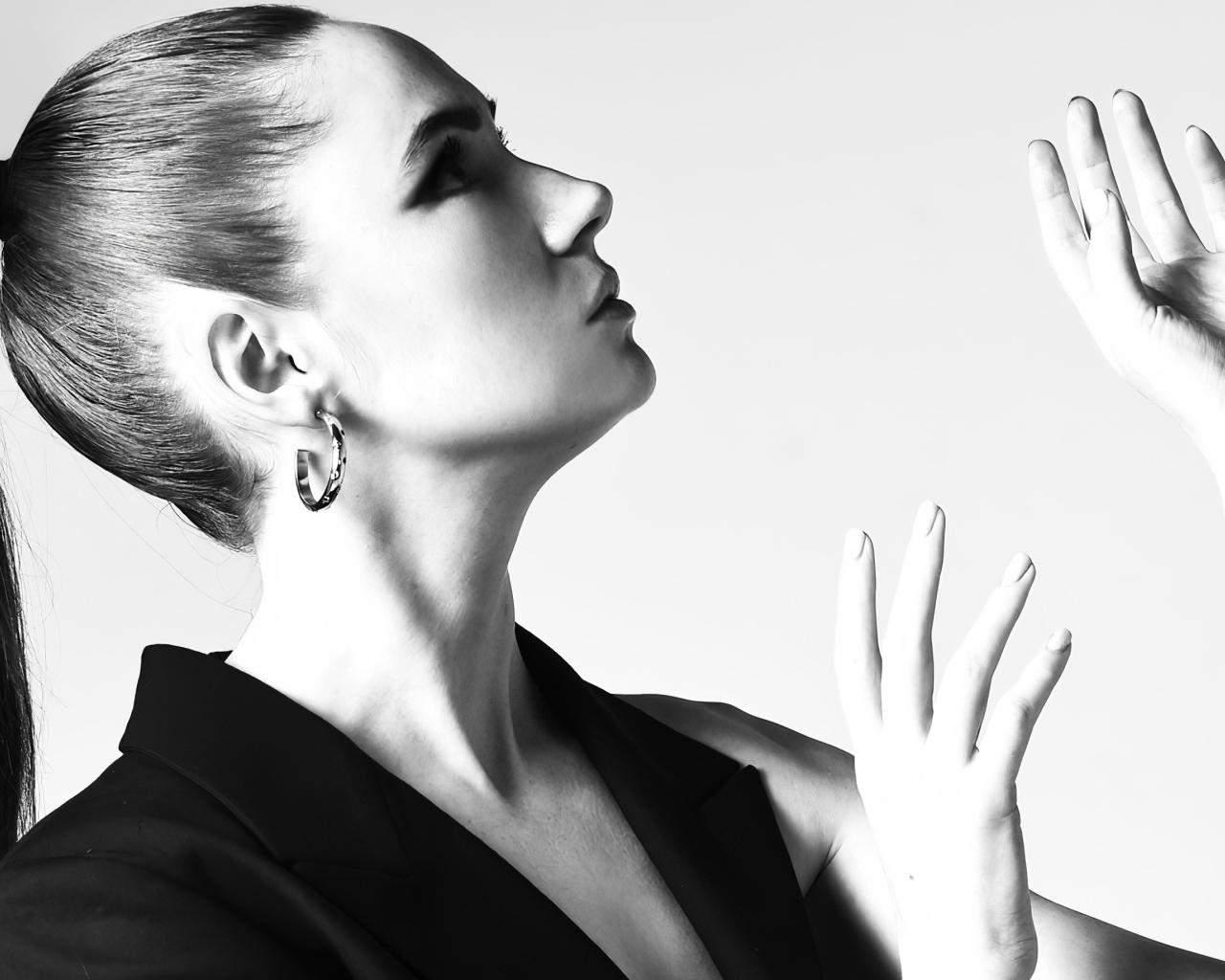 Актриса Карен Гиллан черно - белое фото 