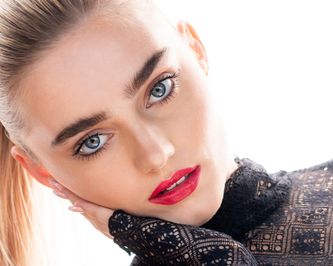 Актриса Мэг Доннелли лицо крупным планом