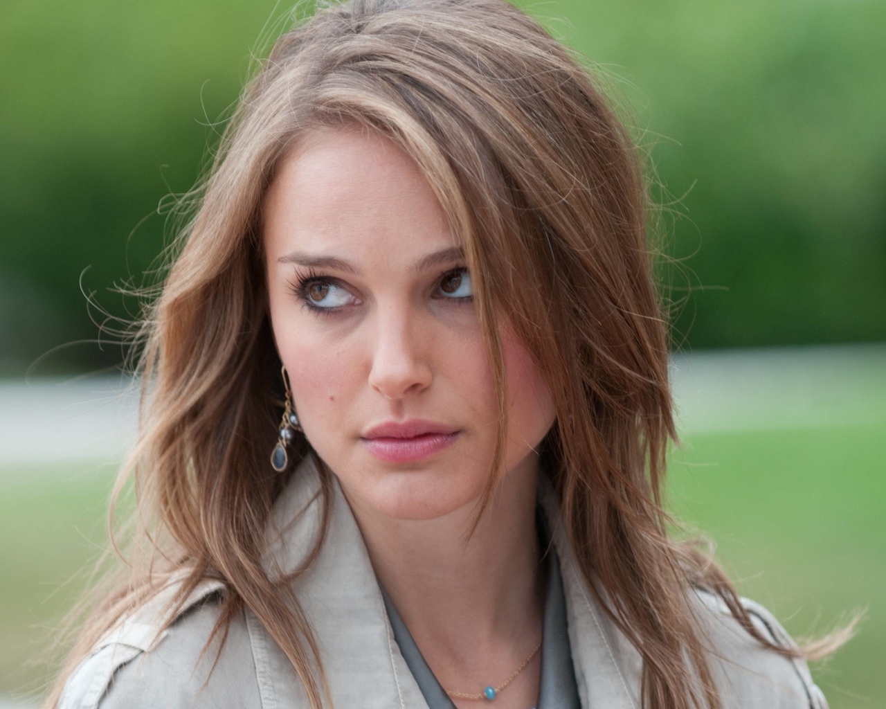 Актриса Натали Портман с карими глазами