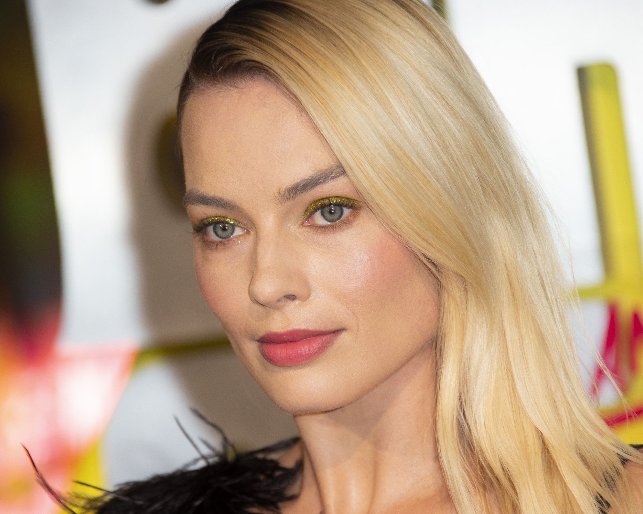 Красивое лицо актрисы Марго Робби 