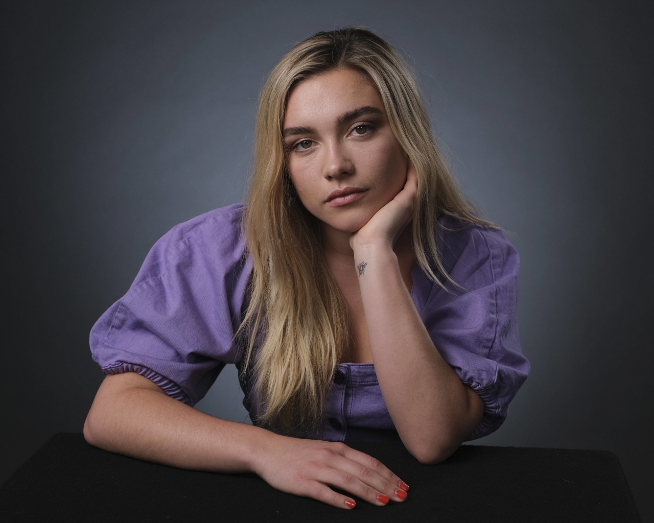 Британска актриса Флоренс Пью с татуировкой на руке