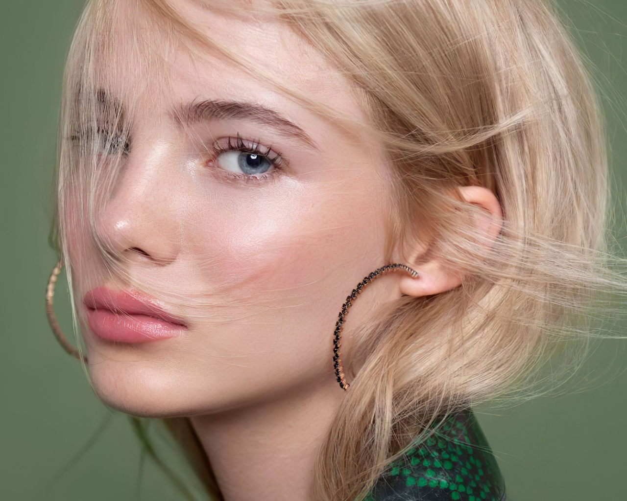 Английская актриса Фрейя Аллан лицо крупным планом