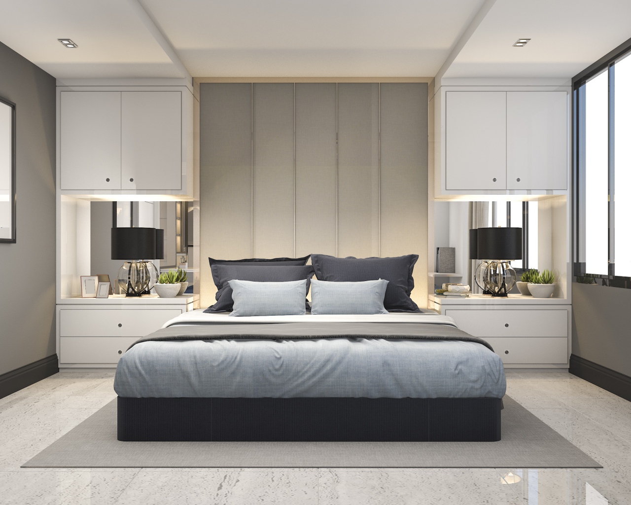 Большая двуспальная кровать в серой спальне