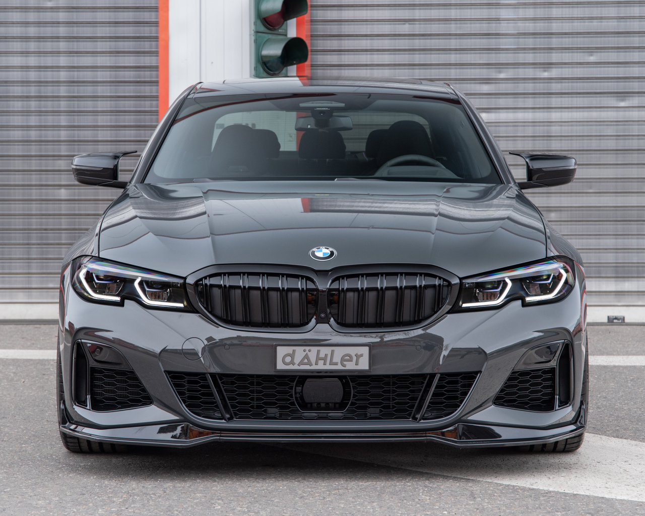Автомобиль BMW M340i XDrive DÄHLer, 2021 года вид спереди
