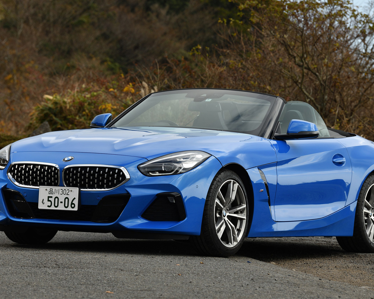 Синий кабриолет  BMW Z4 SDrive20i M Sport