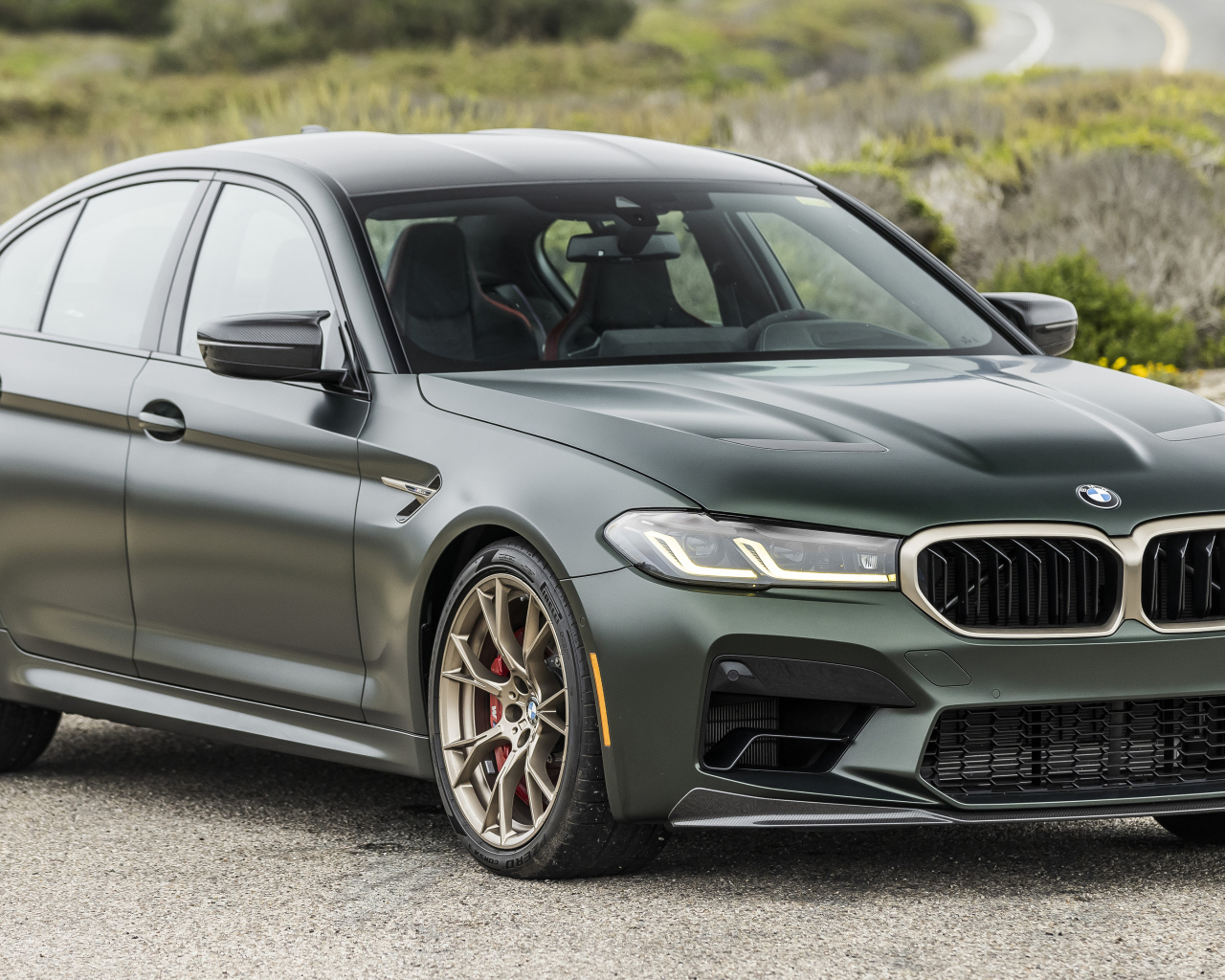 Автомобиль BMW M5 CS, 2022 года